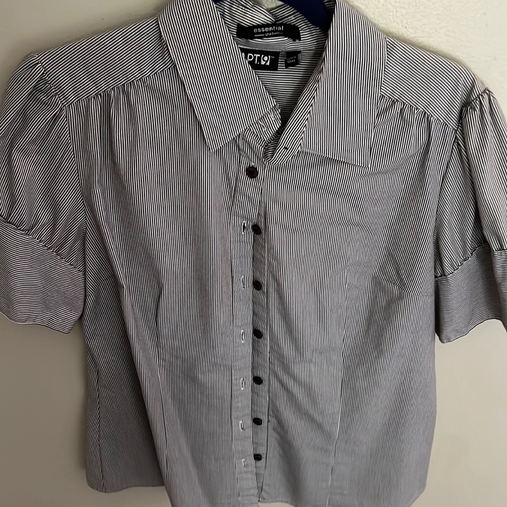 White/ Black stripes short sleeve button up shirt smoke free home